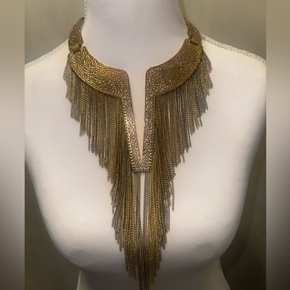 RARE Runway BCBGMAXAZRIA Gold Tone Filigree Statement Necklace w/ Fringe Collar